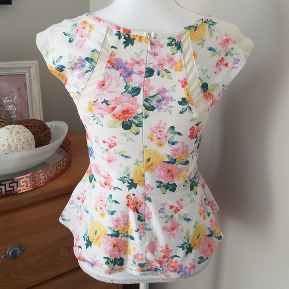 Mustard seed floral peplum top - Picture 4 of 6